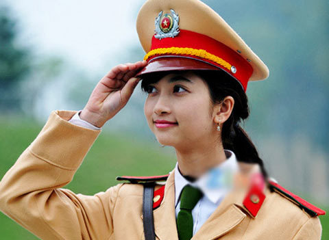 Những nữ cảnh sát xinh đẹp được cư dân mạng 