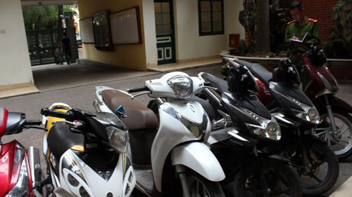 Một biên tập viên truyền hình bị bắt