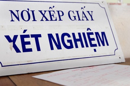 Xét nghiệm nước tiểu cũng bị “nhân bản”