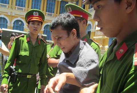 Giết người dã man vì thiếu tiền nhà trọ