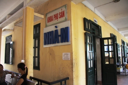 Nửa đêm mang thi hài sản phụ đến “quây” bệnh viện