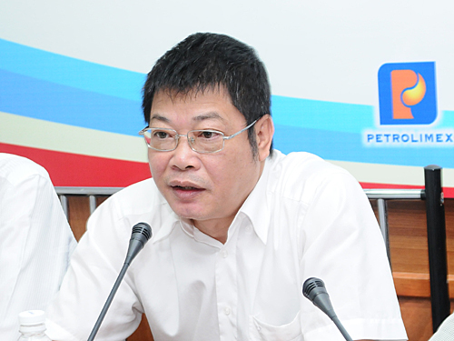 Quan chức Bộ Công Thương kêu giá ô tô đắt