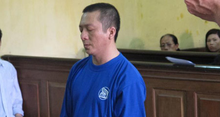 Tài xế xe khách cố tình cán chết người phụ nữ