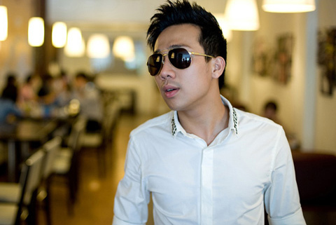 Khám phá tủ giày hoành tráng của MC Trấn Thành