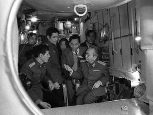 Tổng bí thư mừng thọ Đại tướng Võ Nguyên Giáp