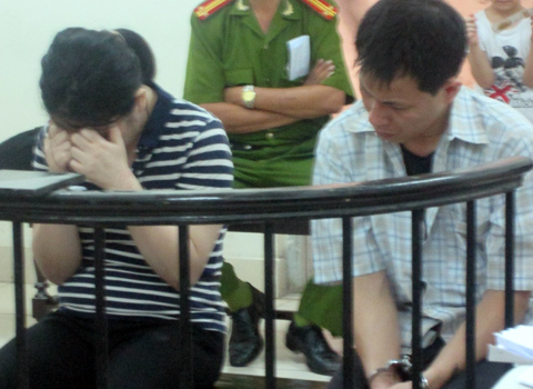 'Nữ quái' trộm két sắt cơ quan chồng, khoắng gần 1 tỷ