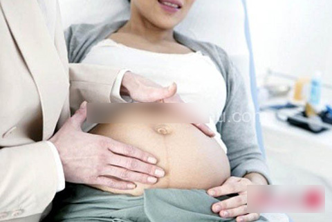 Đẻ ở phòng khám của Trưởng khoa, sản phụ tử vong