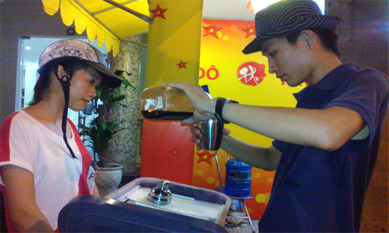 Cà phê dạo 'bay' từ Sài Gòn ra Hà Nội