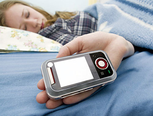 Bệnh thời công nghệ: Nhắn tin lúc ngủ rồi... quên
