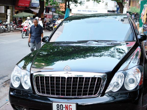 Hàng trăm ô tô sang biển ngoại giao trong diện tịch thu