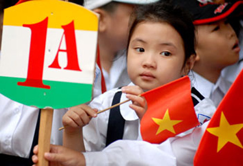 Trường 'chơi sang' làm khó phụ huynh
