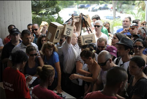 Sợ chiến tranh, người Israel cuống cuồng xin mặt nạ phòng độc