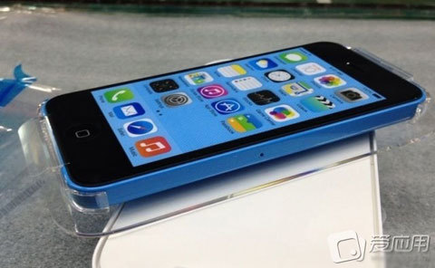 Lộ ảnh đóng hộp và clip trải nghiệm iPhone 5C