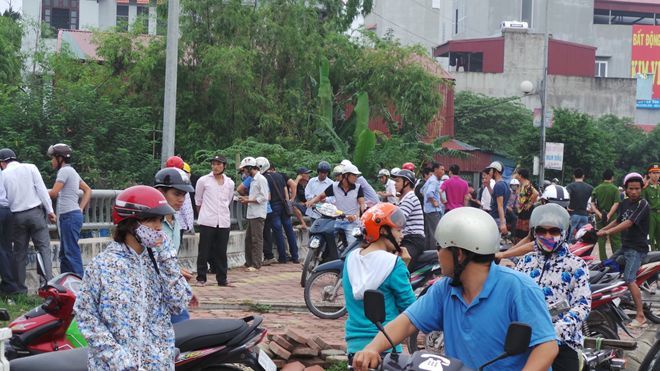 Phát hiện thi thể phụ nữ dưới sông Nhuệ