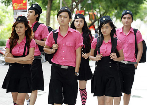 Đại học cấm mặc đồng phục thể dục vào giảng đường