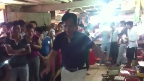 Hiệp gà làm DJ, Quang Tèo nhảy tưng bừng giữa chợ