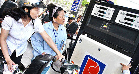 Lãi khủng, xăng dầu có “oan Thị Kính”?
