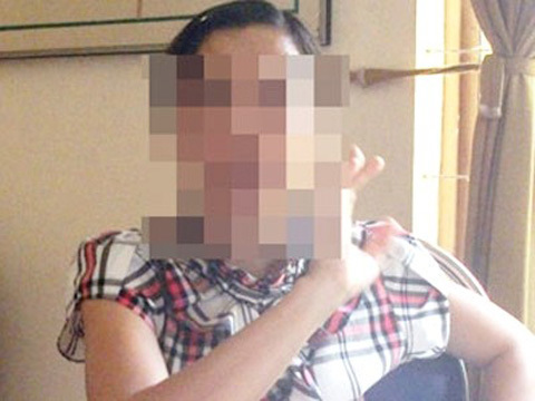 Phó công an xã nhốt vợ bằng lồng gà