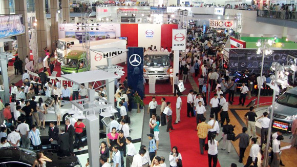 Ô tô nhập lấn át, rẻ hơn xe trong nước?