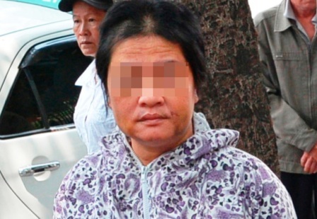 Chi tiết vụ đánh ghen nhân tình của cha trong khách sạn