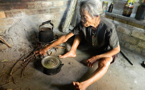 Cụ bà cựu chiến binh cô độc với bệnh tật hành hạ liên miên