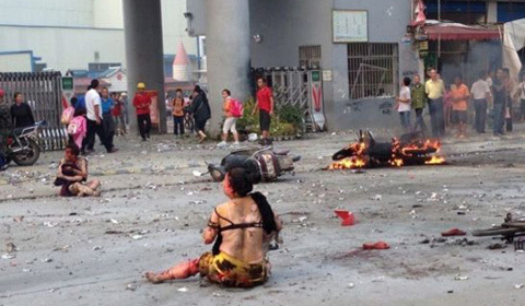 TQ: Nổ lớn vào đầu giờ sáng trước cổng trường học