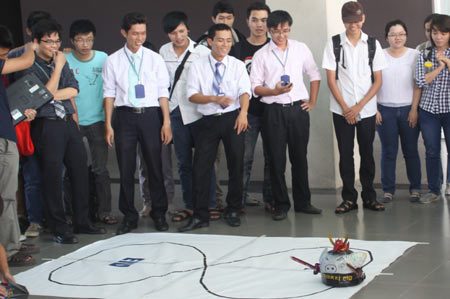 Học kỹ thuật kiểu Mỹ ở ĐH Quốc tế Miền Đông