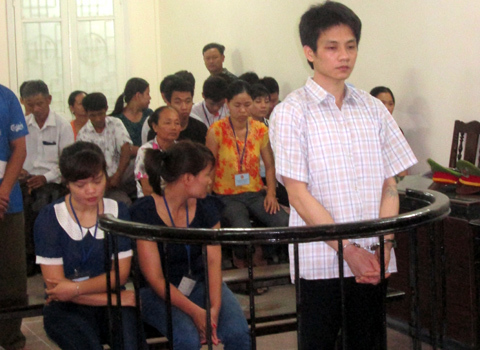 Nỗi khổ tâm cụ bà 86 tuổi chứng kiến con cháu 'nồi da nấu thịt'