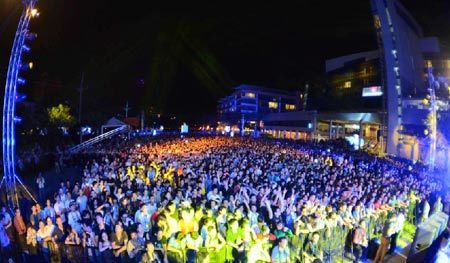 Khán giả bia Tiger Hà Thành “bùng nổ” trong đêm nhạc Rock