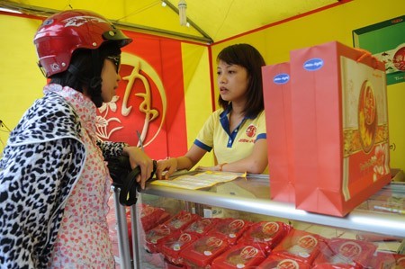 Cẩn thận với bánh trung thu giảm giá 'khủng'