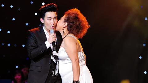 Vắng chủ nợ, Siu Black tự tin tình tứ bên Quang Hà