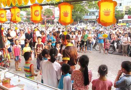 Trung thu rộn rã khắp phố xá Hà Nội