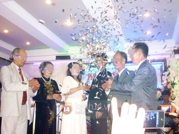 Lộ diện hình ảnh đám cưới lạ 