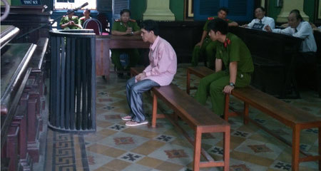 Người cha thú tính hại đời con gái lĩnh án chung thân