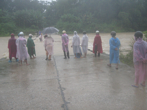 Rạng sáng mai bão số 8 đổ bộ vào miền Trung