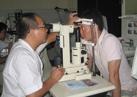 Bệnh viện là ổ dịch khổng lồ lây lan bệnh đau mắt đỏ