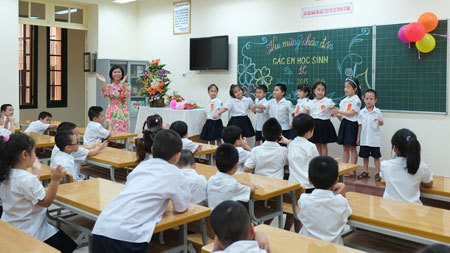 Bộ hãy trả lời câu hỏi 'giáo dục để đáp ứng cái gì'