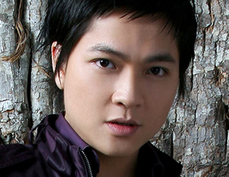 Tuổi thơ buồn, cuộc tình trắc trở của ca sĩ Nhật Sơn