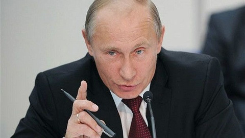 Putin đang đu trên dây