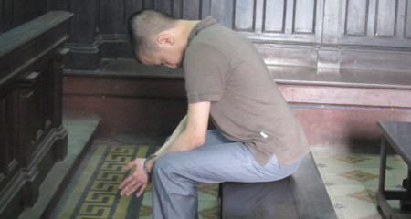 Quen qua mạng, gã trai rủ cô gái đi cướp