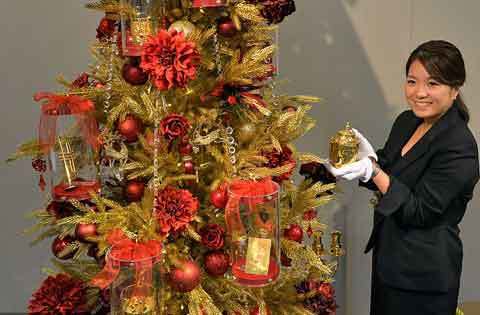 Ngắm cây thông bằng vàng ròng trị giá hơn 200 tỷ