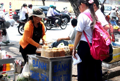 Ẩm thực vỉa hè: “Có chết ngay đâu mà sợ”