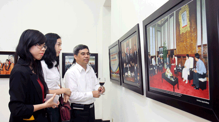 100 bức ảnh ghi dấu tình đoàn kết Việt - Anh