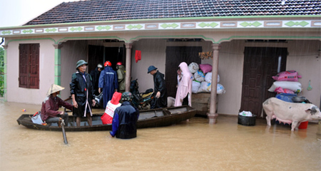 Nhiều đập vỡ và tràn, nhiều người bị lũ cuốn