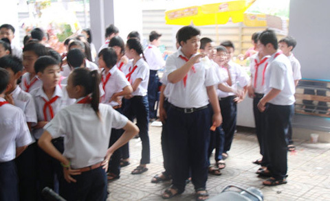 Nhiều nữ sinh bị 'ép' uống thuốc gây ảo giác