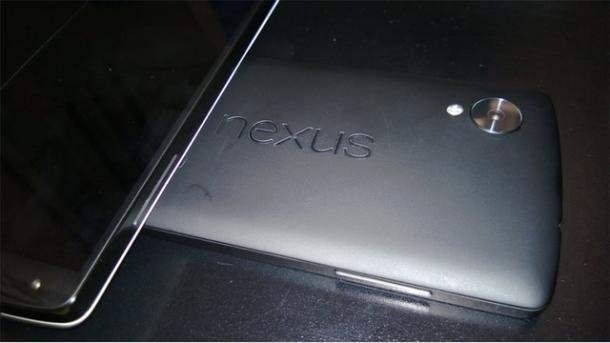 Giá Nexus 5 chỉ bằng một nửa iPhone 5S