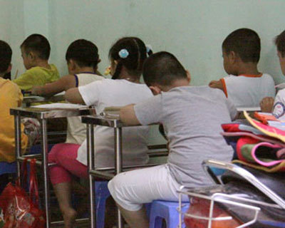 Phụ huynh vật vã giải toán tiểu học