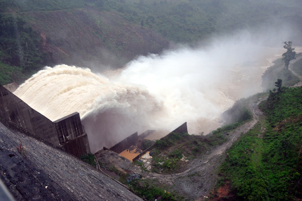 Thủy điện xả lũ, 3 người thiệt mạng