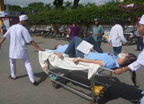 Gần 1.200 công nhân nhập viện do ngộ độc thực phẩm