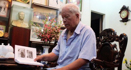 Phút mặc niệm của tướng lĩnh Điện Biên